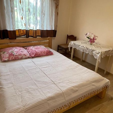 Zabava Apartamento Yaremche Exterior foto