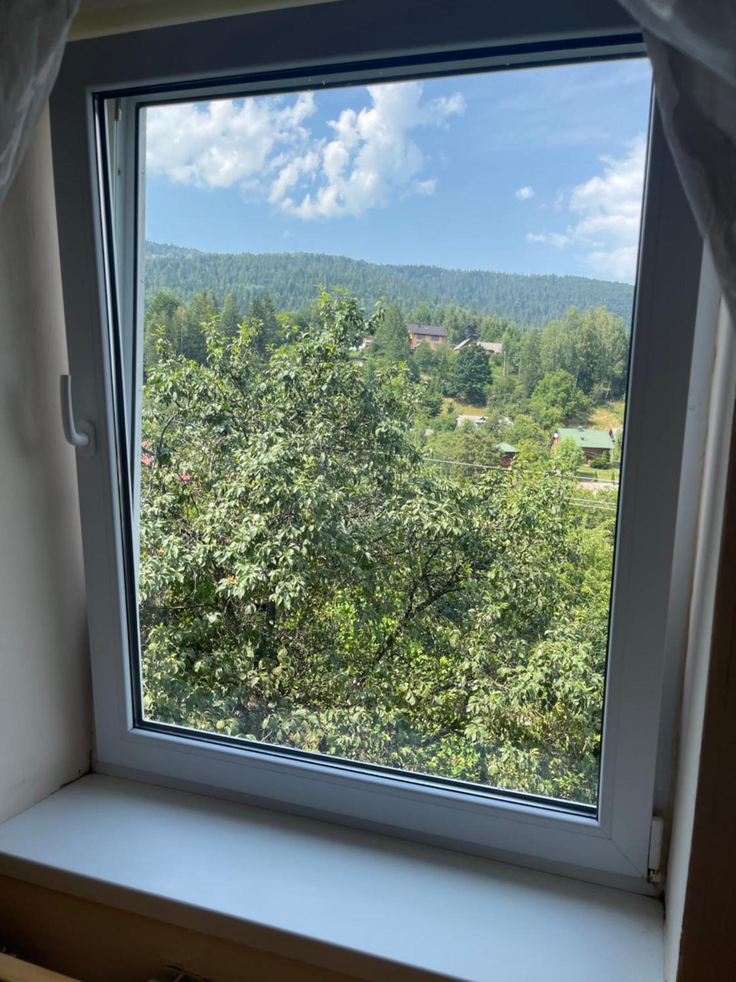 Zabava Apartamento Yaremche Exterior foto