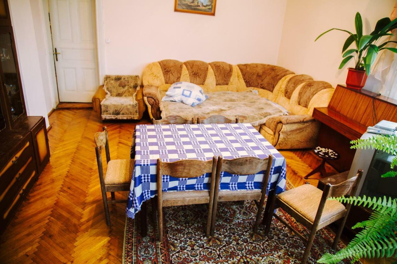 Zabava Apartamento Yaremche Exterior foto